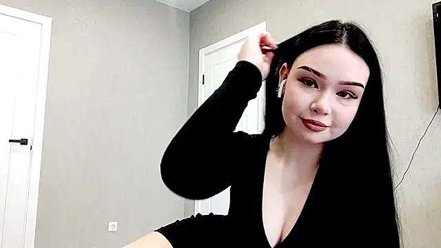 Snapshot of MiaAsterr chatting on February 28, 8:04 am MiaAsterr online show from February 28, 8:04 am