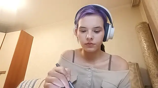 Snapshot of CallerKoran chatting on February 8, 4:32 pm CallerKoran online show from February 8, 4:32 pm