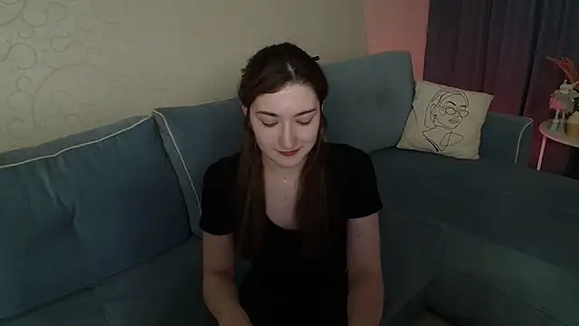 RosieGloom online show from March 3, 11:38 am