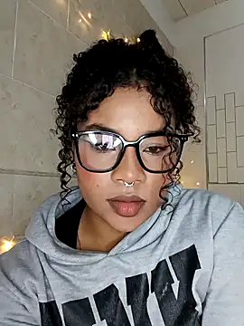 BrianaSweetxxx online show from April 12, 4:06 am