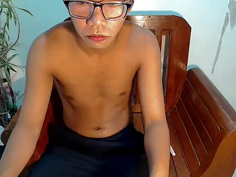 Snapshot of shopiaxox1 chatting on February 26, 6:56 am shopiaxox1 online show from February 26, 6:56 am