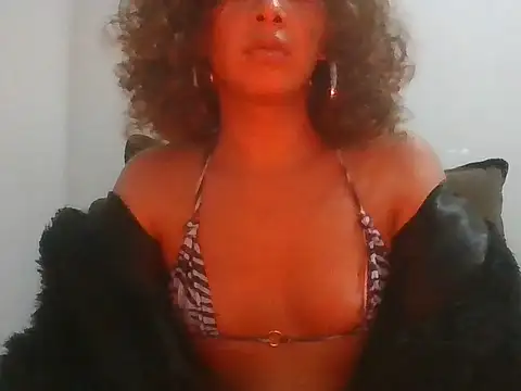 4petitosa  online show from August 7, 2:24 am