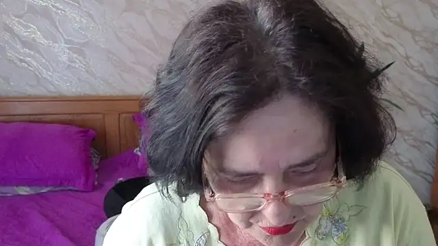 xMaryxAnne online show from May 6, 11:15 am