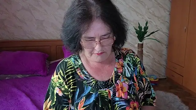 xMaryxAnne online show from June 11, 1:42 pm