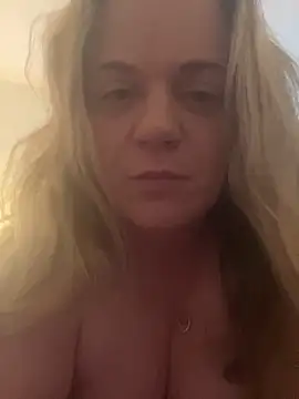 Snapshot of Piper_Milf_36 chatting on February 11, 1:38 pm Piper Milf 36 online show from February 11, 1:38 pm