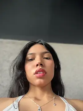 jadelaurent online show from July 27, 8:27 pm