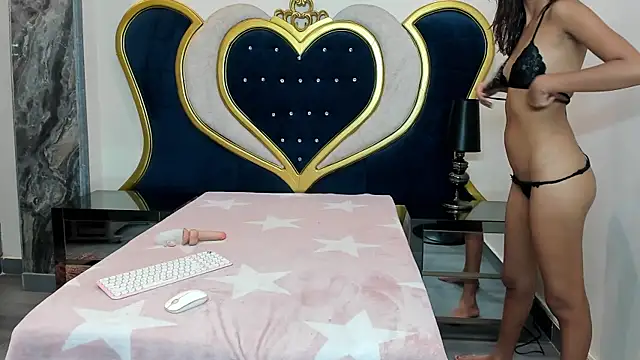 Snapshot of LinaSalazar chatting on February 16, 7:21 pm LinaSalazar online show from February 16, 7:21 pm