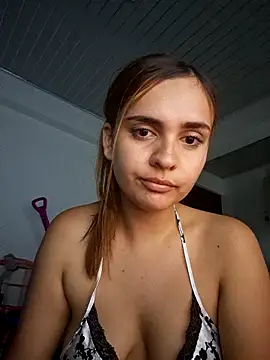 Snapshot of alice_ks chatting on February 20, 4:20 am alice ks online show from February 20, 4:20 am