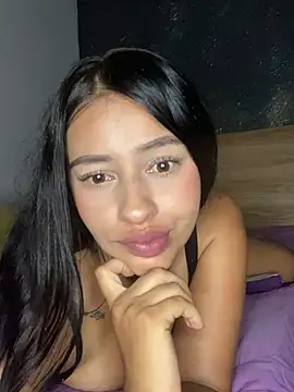 Snapshot of MANOLOT04 chatting on February 18, 11:33 pm MANOLOT04 online show from February 18, 11:33 pm