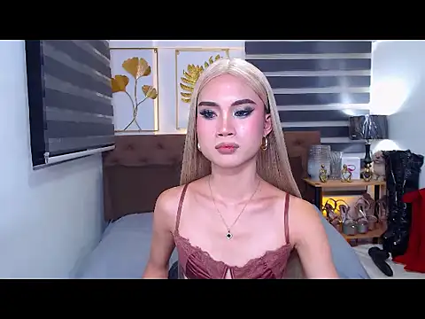 Snapshot of JuicyCockThea chatting on June 15, 3:58 pm JuicyCockThea online show from June 15, 3:58 pm