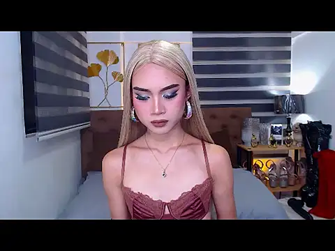 Snapshot of JuicyCockThea chatting on June 18, 11:36 am JuicyCockThea online show from June 18, 11:36 am