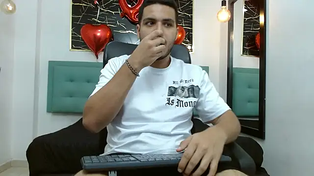 Trevor Ash online show from February 18, 3:35 am