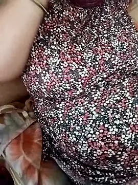 Snapshot of Simran_008 chatting on March 17, 6:28 am Simran 008 online show from March 17, 6:28 am