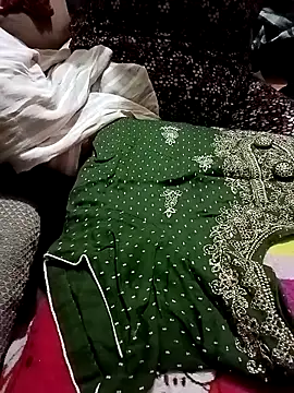 Snapshot of Simran_008 chatting on March 19, 3:05 pm Simran 008 online show from March 19, 3:05 pm