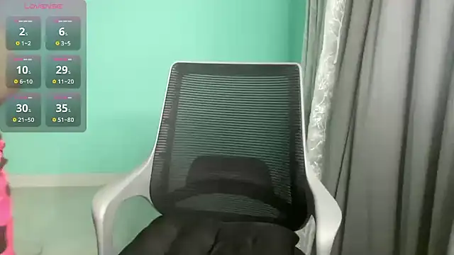 Romantic-Rascal online show from March 12, 7:25 am