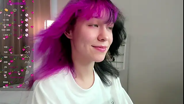 Snapshot of EmilyTrase chatting on June 28, 1:11 am EmilyTrase online show from June 28, 1:11 am