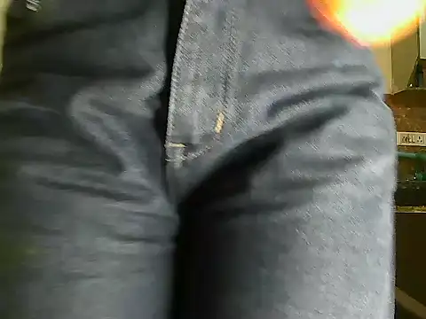 Snapshot of Sweety_cream chatting on March 1, 11:12 am Sweety cream online show from March 1, 11:12 am