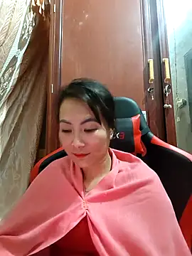 Snapshot of Aly_live chatting on February 21, 3:24 pm Aly live online show from February 21, 3:24 pm