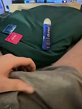 Snapshot of Thomascrtz chatting on February 13, 11:45 pm Thomascrtz online show from February 13, 11:45 pm