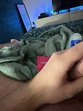 Snapshot of Thomascrtz chatting on February 22, 10:30 pm Thomascrtz online show from February 22, 10:30 pm