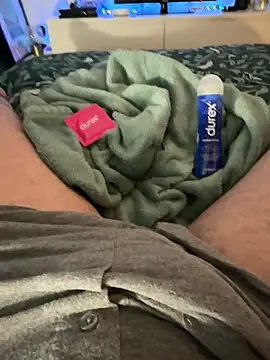 Snapshot of Thomascrtz chatting on March 1, 11:29 pm Thomascrtz online show from March 1, 11:29 pm