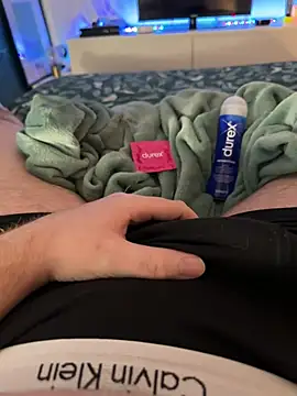 Snapshot of Thomascrtz chatting on March 14, 11:21 pm Thomascrtz online show from March 14, 11:21 pm