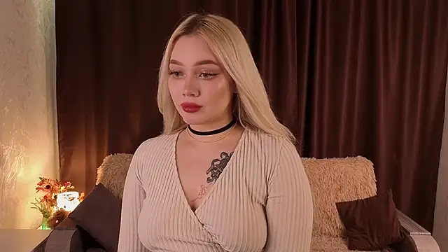 Snapshot of lucyirl chatting on March 14, 5:07 pm lucyirl online show from March 14, 5:07 pm