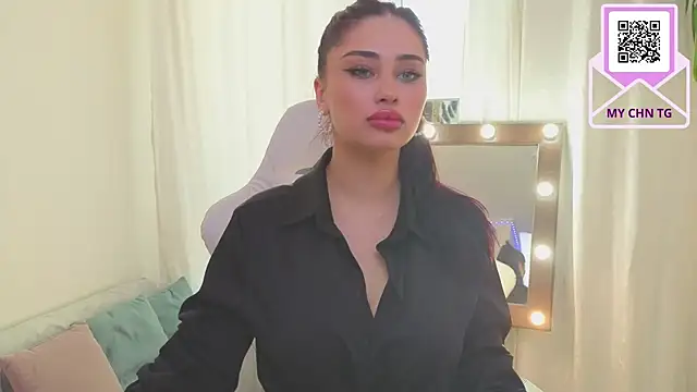 Sofia Plump online show from March 30, 9:10 am