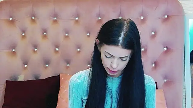 PeachyElla26 online show from February 13, 5:58 am