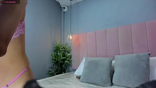 ChloeStars  online show from April 15, 9:15 pm