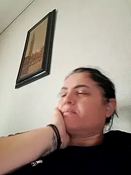 Snapshot of Sony28v chatting on March 13, 6:53 am Sony28v online show from March 13, 6:53 am