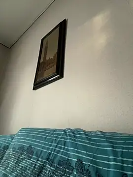 Snapshot of Sony28v chatting on March 29, 5:40 am Sony28v online show from March 29, 5:40 am