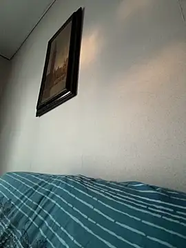 Snapshot of Sony28v chatting on April 2, 5:27 am Sony28v online show from April 2, 5:27 am