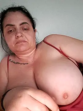 Snapshot of Sony28v chatting on April 2, 5:32 pm Sony28v online show from April 2, 5:32 pm