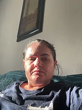 Snapshot of Sony28v chatting on April 10, 6:29 am Sony28v online show from April 10, 6:29 am