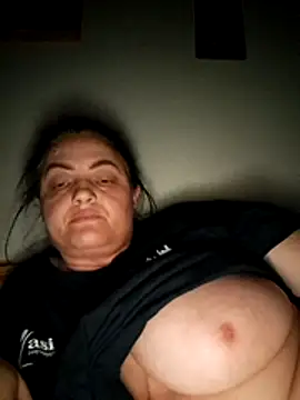 Snapshot of Sony28v chatting on April 10, 6:34 pm Sony28v online show from April 10, 6:34 pm