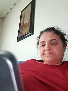 Snapshot of Sony28v chatting on April 13, 7:03 am Sony28v online show from April 13, 7:03 am