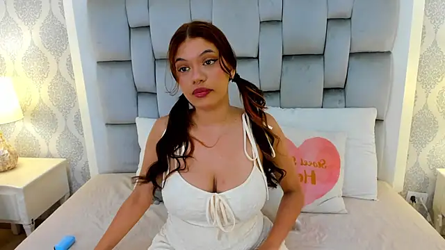 keiira foxxx online show from April 14, 11:27 am