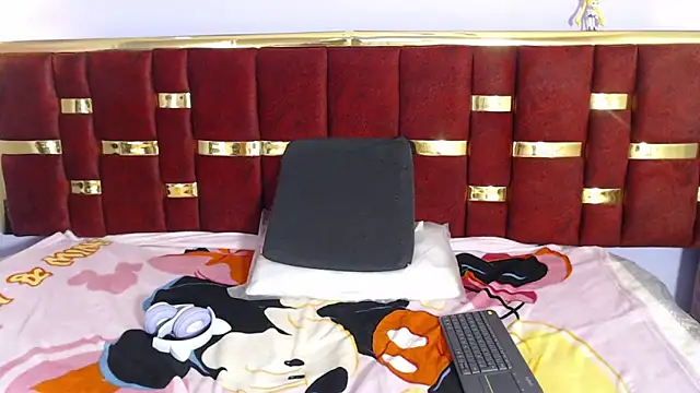 Snapshot of _angela45cute chatting on March 2, 3:41 am angela45cute online show from March 2, 3:41 am