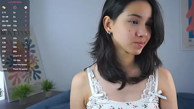 Snapshot of EmelinaGnas chatting on February 20, 9:54 am EmelinaGnas online show from February 20, 9:54 am