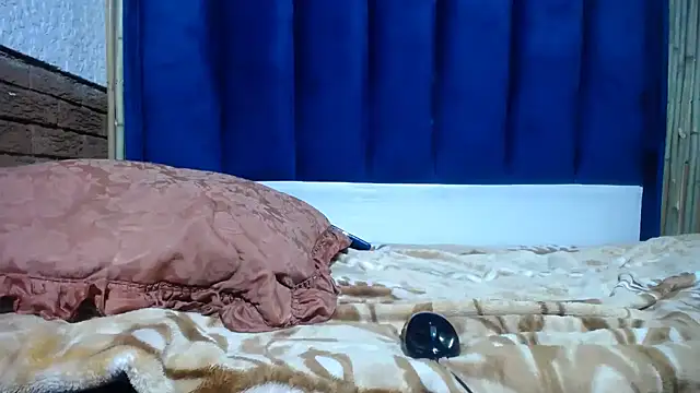 Snapshot of Tallgoddess chatting on February 27, 11:38 pm Tallgoddess online show from February 27, 11:38 pm