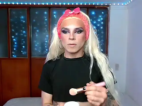 DanniHotBoy02 online show from February 26, 8:30 pm