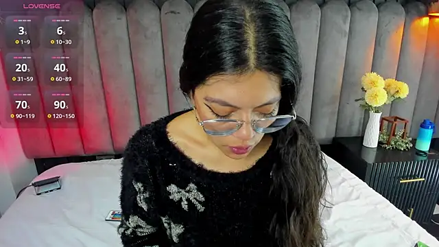 Lanadelrey 1 online show from March 23, 12:09 pm