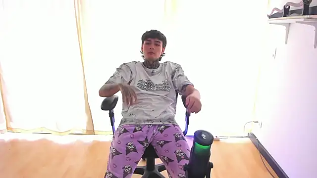 Snapshot of Your_Tao chatting on February 10, 5:50 pm Your Tao online show from February 10, 5:50 pm