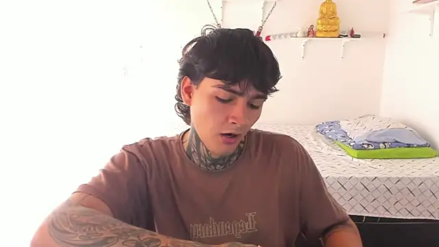 Snapshot of Your_Tao chatting on February 25, 6:28 pm Your Tao online show from February 25, 6:28 pm