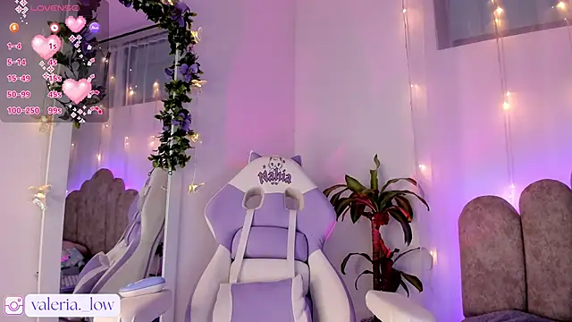 Snapshot of Nahialov chatting on February 13, 1:01 am Nahialov online show from February 13, 1:01 am