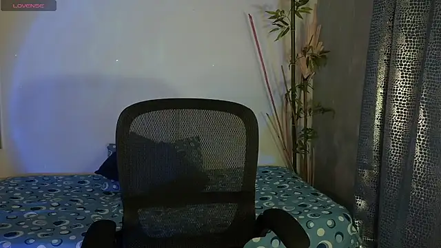 eithan jonnes online show from February 25, 10:52 pm