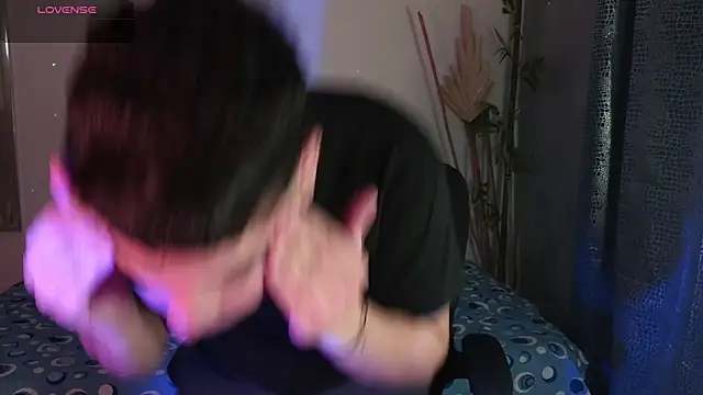 eithan jonnes online show from March 1, 8:44 pm