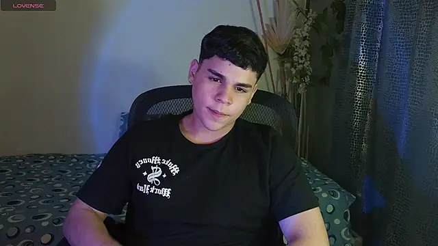 eithan jonnes online show from March 3, 8:59 pm