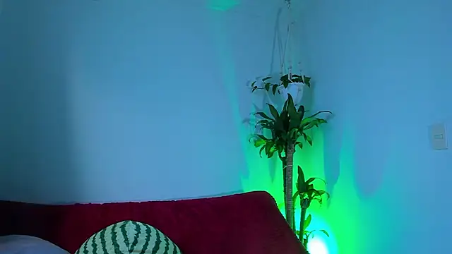 sara-jules online show from March 17, 11:35 am